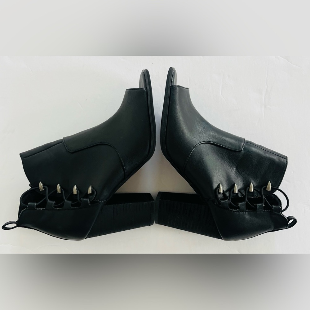 G by GUESS Black Ankle Booties Open Toes and Side Zipper Size 7M